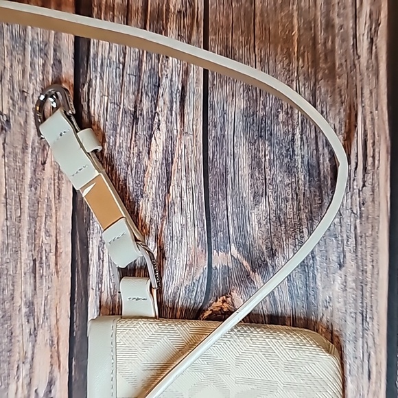 NEW MICHAEL KORS SIGNATURE BELT BAG POUCH - Picture 15 of 15